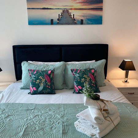 Berks Luxury Serviced Apartments,5 Bedrooms, 5 Double Beds, 2 Bathrooms, Free Super Fast Wifi & Parking Earley Exterior foto