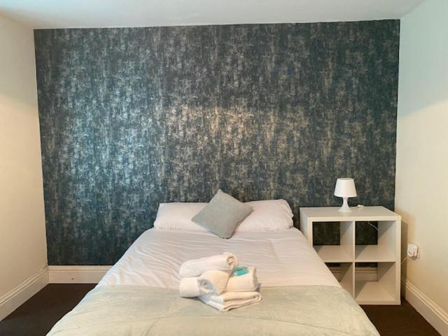 Berks Luxury Serviced Apartments,5 Bedrooms, 5 Double Beds, 2 Bathrooms, Free Super Fast Wifi & Parking Earley Exterior foto